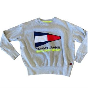 tommy hilfiger crewneck